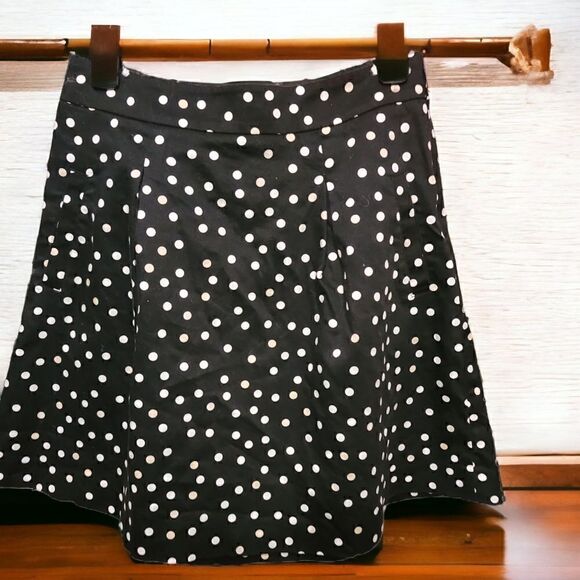 White House Black Market Polka Dotted Skirt Size 2 - Picture 2 of 5